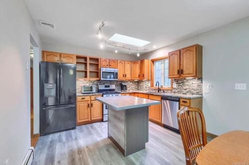 2478 Mt Hope Rd, Middletown NY 10940-7317 exterior