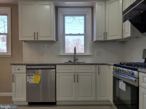 7054 Dorcas St, Philadelphia PA 19111-4111 exterior