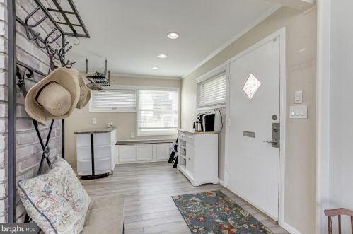 13203 Midway Ave, Rockville MD 20851-1812 exterior