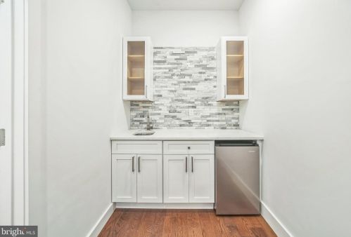 1741 Annin St, Philadelphia PA 19146-3007 exterior