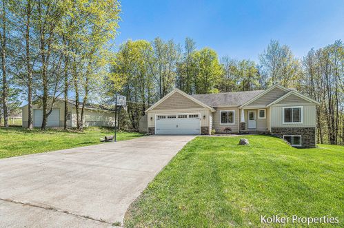 3470 Egner St, Cedar Springs, MI 49319