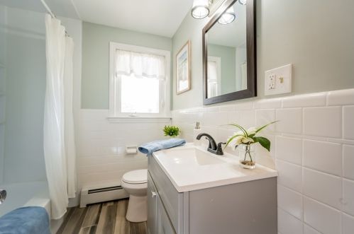 30 Locust Ave, Worcester MA  01604-6020 exterior