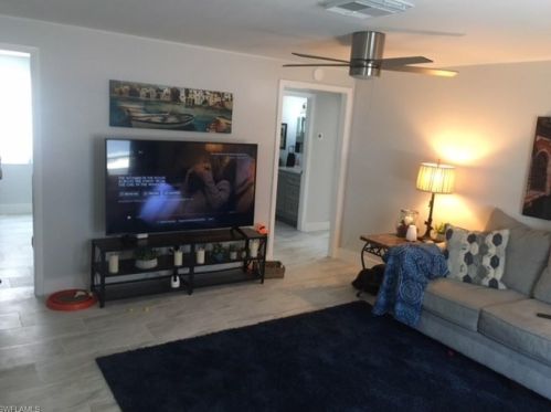 549 94 Ave, Naples FL 34108-2444 exterior