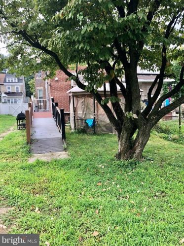 5817 Ditman St, Philadelphia PA 19135-2221 exterior