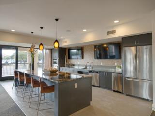 10011 Stonelake Blvd, Austin TX  78759-5825 exterior