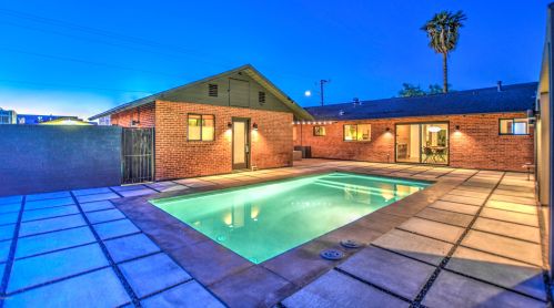 1201 Edgemont Ave, Phoenix AZ 85035-1809 exterior