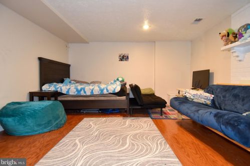 11531 Pne Cone Ct, Herndon VA 20191-2239 exterior