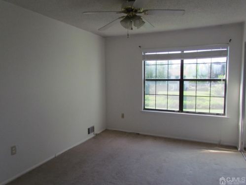 371 Lancaster Ct, Piscataway NJ exterior