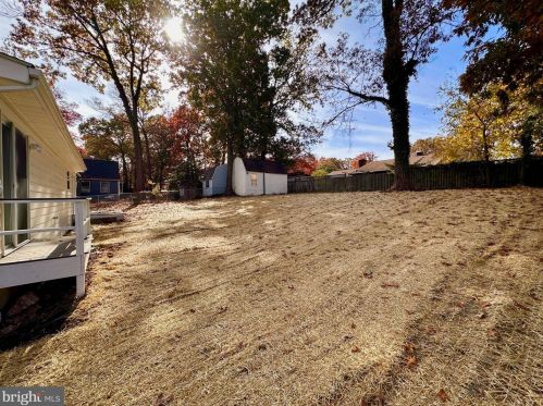 5910 Brookview Dr, Alexandria VA 22310-1819 exterior