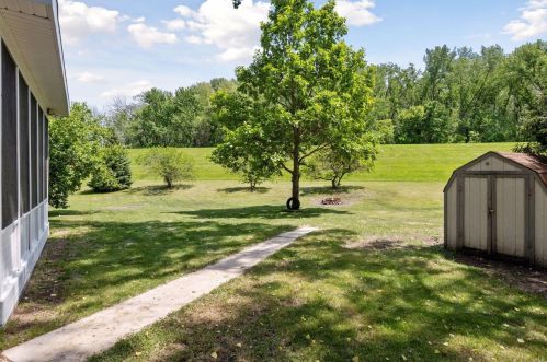 420 1st St, Chaska, MN 55318-2907