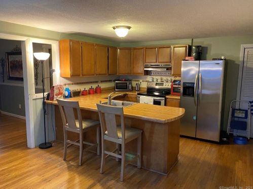 98 Greenwood St, New Britain CT 06051-3326 exterior