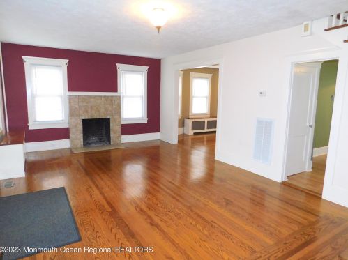 5 Bennett St, East Freehold NJ 07728-2216 exterior