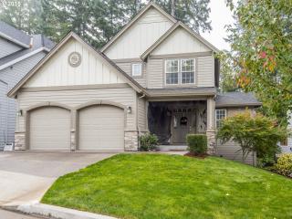 7158 Ash Creek Ct, Portland, OR 97223-9614