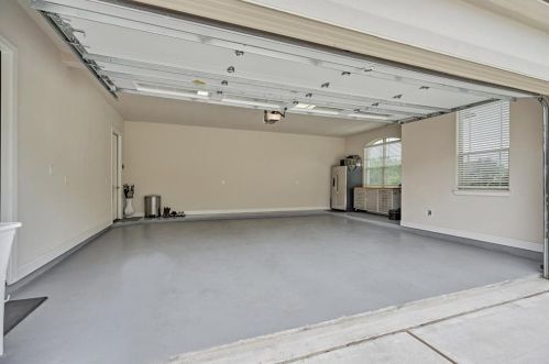 98 Lk Est Dr, Montgomery TX 77356-8066 exterior