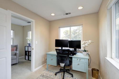 1707 Baywood Ln, Davis CA 95618-0543 exterior