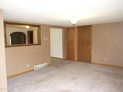 1196 Emerson Ave, Meskegon MI 49442-5205 exterior