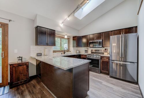 1671 Helena Rd, Saint Paul, MN 55128-5524