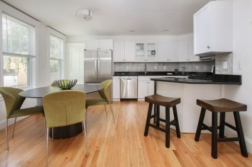 84 Beals St, Brookline, MA 02446-6011