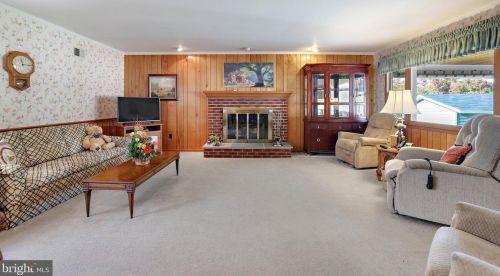 12722 Holdridge Rd, Silver Spring MD 20906-3830 exterior