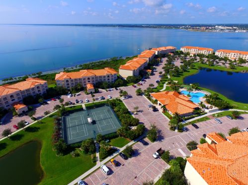 22 Harbour Isle Dr, Fort Pierce FL 34949-2750 exterior