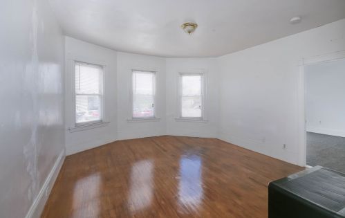 47 Eastern Ave, Worcester MA 01605-2813 exterior