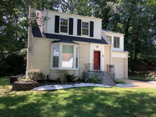 4416 Nelson Dr, Saint Louis, MO 63121-3121