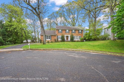 12 Karen Ct, West Long Branch, NJ 07764-1224