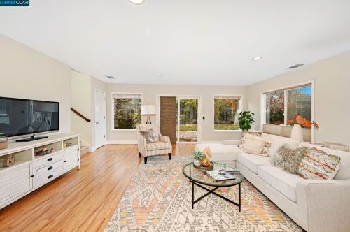 1960 Maybelle Dr, Concord CA  94523-2708 exterior