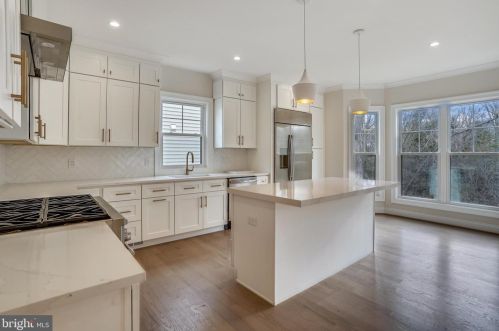 6811 Dillon Ave, Mc Lean VA 22101-4401 exterior