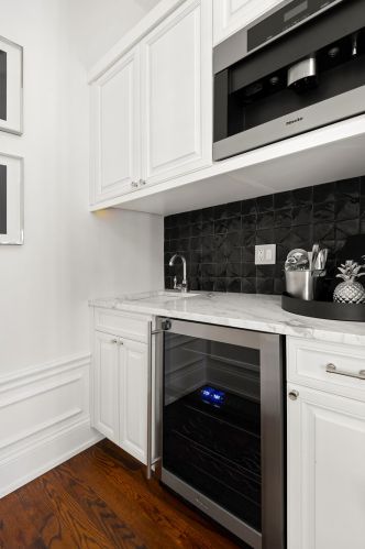 1131 Lill Ave, Chicago IL 60614-2296 exterior