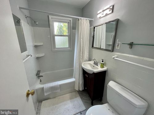 5027 Eskridge Ter, Washington DC  20016-3444 exterior