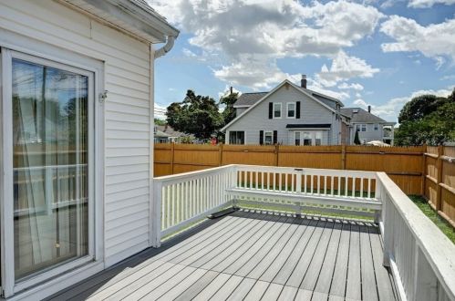 131 Wilson Ave, Quincy MA 02170-1037 exterior