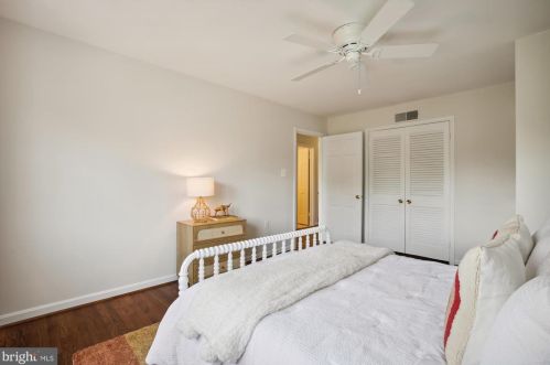 6340 Golf Crse Sq, Alexandria VA 22307-1225 exterior