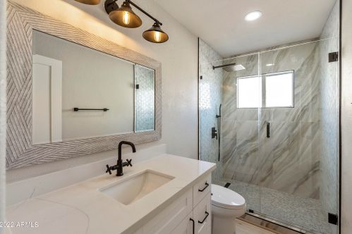 7008 11th Way, Phoenix AZ  85020-5313 exterior