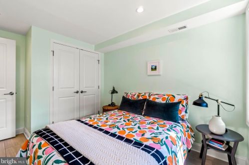 1265 Owen Pl, Washington DC 20002-2807 exterior