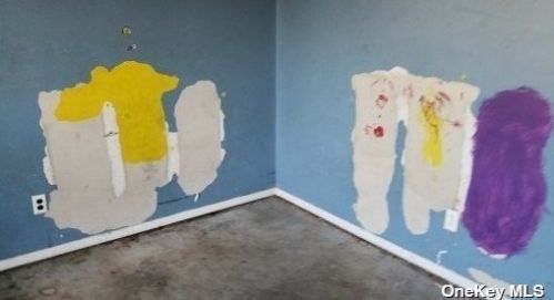 35 Bella Casa Ln, Central Islip NY 11722-2639 exterior