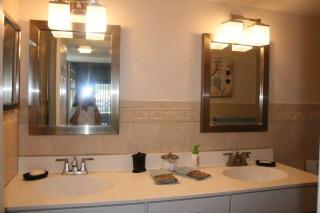 4148 Northmeadow Cir, Tampa FL  33618-2725 exterior