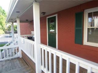 6 Poquonock Ave, Windsor CT  06095-2551 exterior