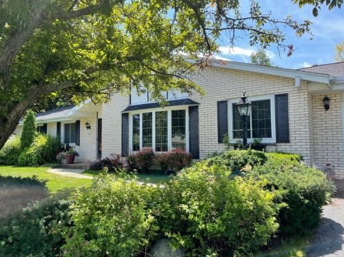 9295 Pearlette Ln, Milwaukee WI 53223-1631 exterior