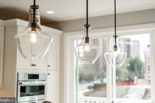 10260 Grosvenor Pl, Rockville MD 20852 exterior