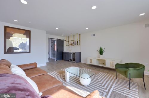 18 Walnut St, Lancaster PA  17602-4924 exterior