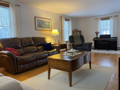 14 Brookwood Dr, Concord NH 03301-1800 exterior