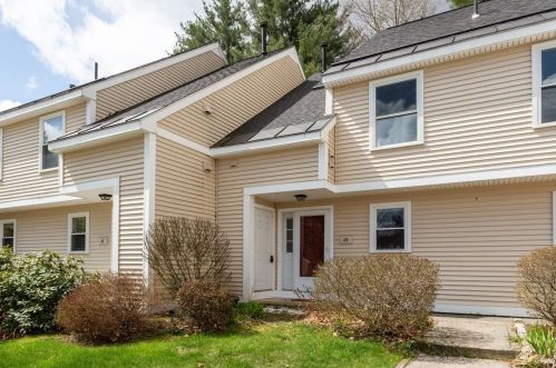 49 Bluffs Dr, Concord NH  03303-1579 exterior