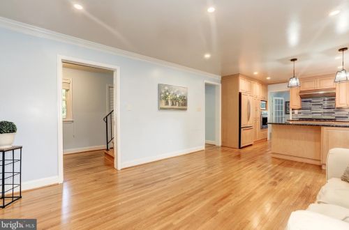 2998 Glenora Ln, Rockville MD 20850-3055 exterior