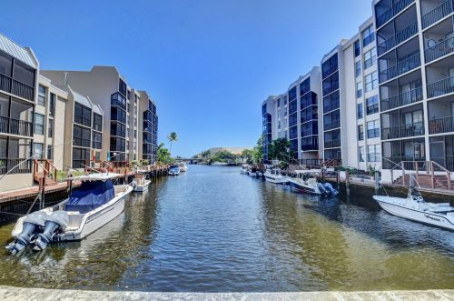 7 Royal Palm Way, Boca Raton FL  33432-7851 exterior