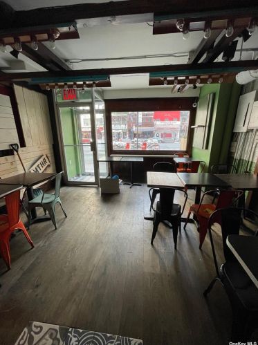 954 2nd Ave, New York NY 10029-3246 exterior