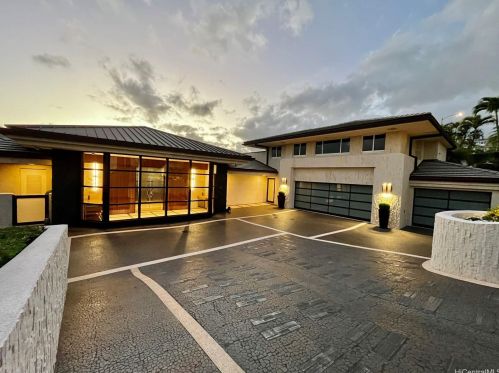 360 Puuikena Dr, Honolulu HI 96821-0025 exterior