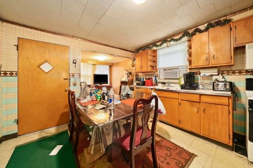 8417 Brandon Ave, Chicago IL 60617-4457 exterior