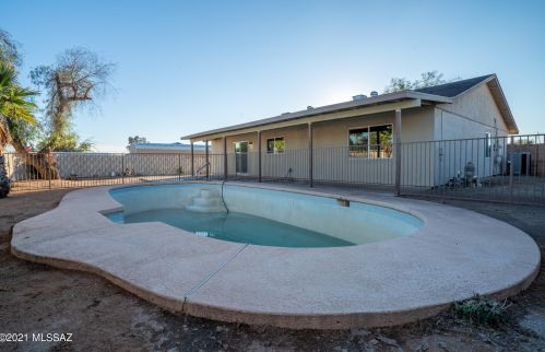 7930 Oldfather Dr, Tucson AZ 85741-1623 exterior