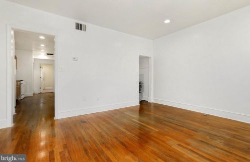 1320 T St, Washington DC 20009-4438 exterior